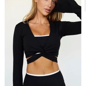 Astoria LIVE LUXE Wrap Sleeved Crop - Black